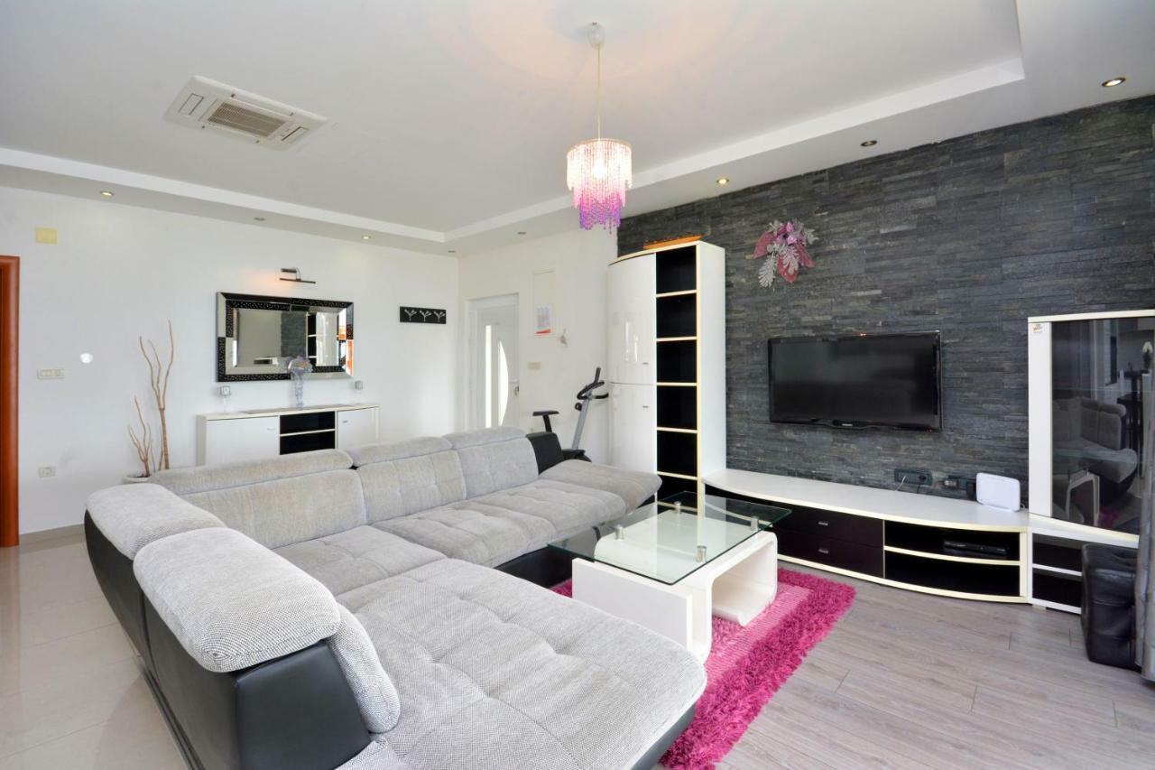 Beach Apartman Petra Podstrana Exterior photo