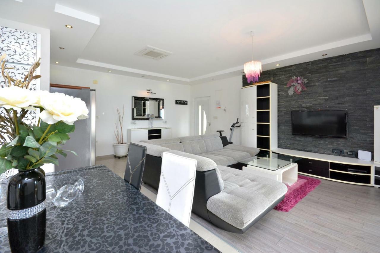 Beach Apartman Petra Podstrana Exterior photo